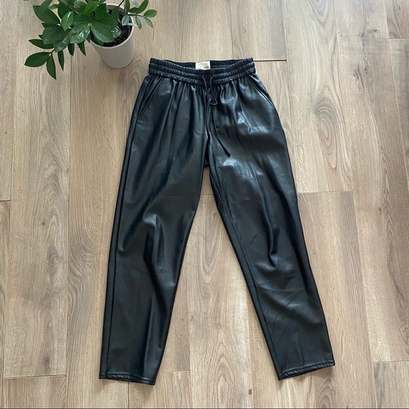 🍂 FALL essential. WILFRED FREE Black Faux Leather Pants - Picture 2 of 13